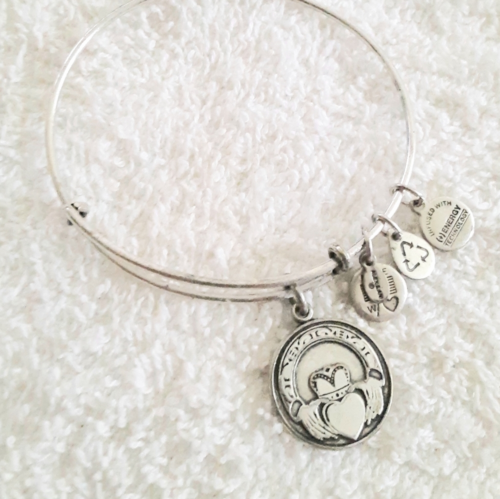 Alex and Ani CLADDAGH IRISH HEART silver Charms Bracelet